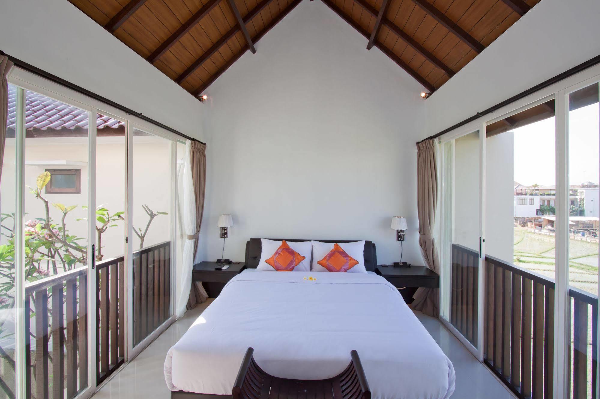 Grace And Milena Guesthouse Kuta Lombok Exterior foto
